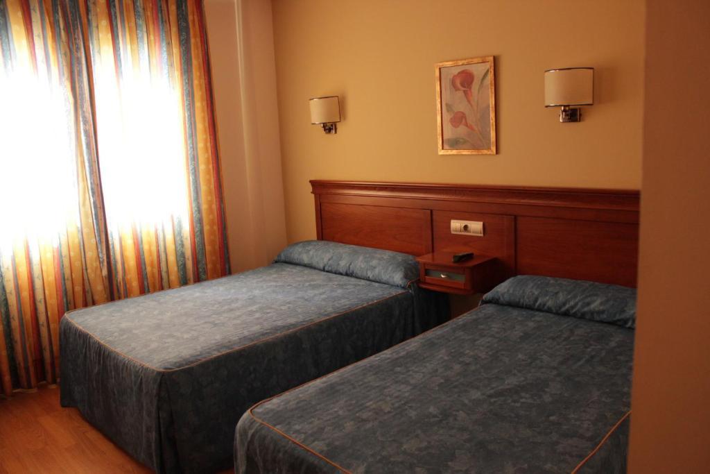 Hostal Tio Pepe II Bembibre  Екстериор снимка