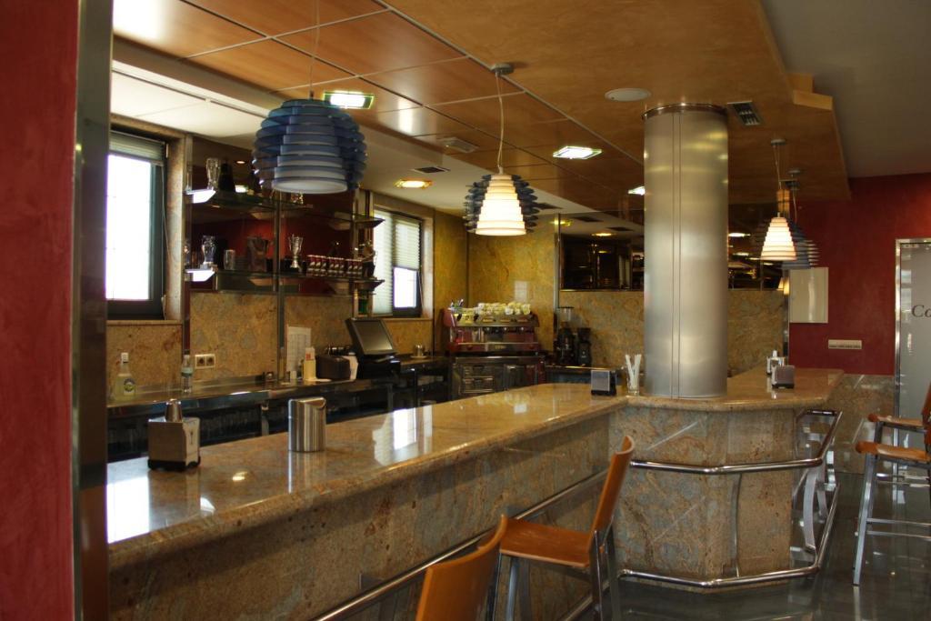 Hostal Tio Pepe II Bembibre  Екстериор снимка
